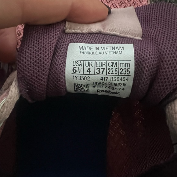 REEBOK CLASSICS IN PINK WOMENS SIZE 6.5 - Picture 4 of 5